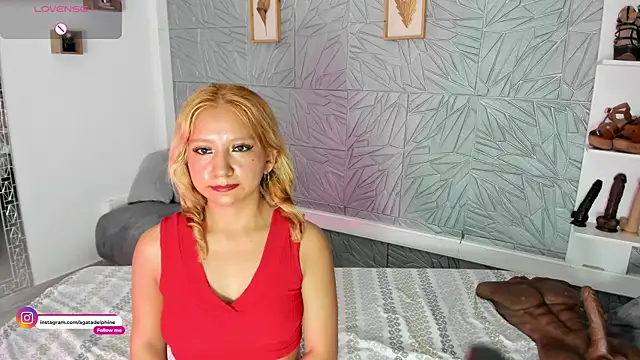 Snapshot of agatadelphine chatting on June 9, 1:45 pm agatadelphine online show from June 9, 1:45 pm
