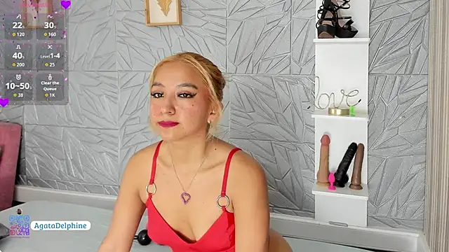 Snapshot of agatadelphine chatting on November 6, 1:15 pm agatadelphine online show from November 6, 1:15 pm