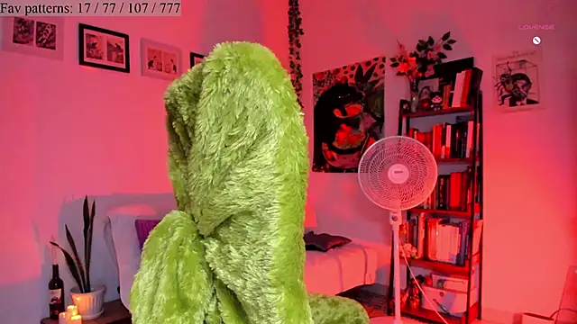 Snapshot of Conlosmichis chatting on October 27, 10:54 pm Conlosmichis online show from October 27, 10:54 pm