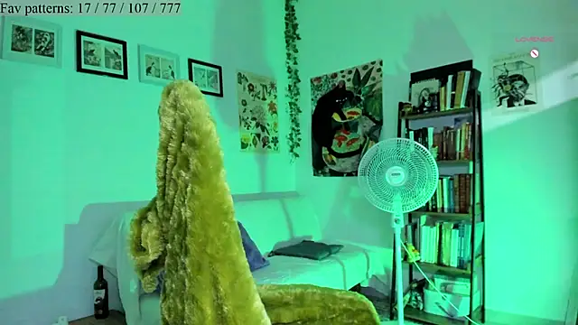 Snapshot of Conlosmichis chatting on October 20, 11:16 pm Conlosmichis online show from October 20, 11:16 pm