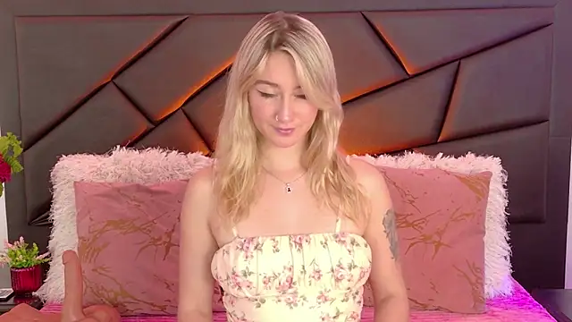 MaryDeniro online show from April 10, 8:16 pm