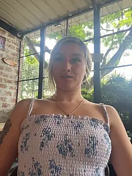 MaryDeniro online show from May 14, 3:31 pm
