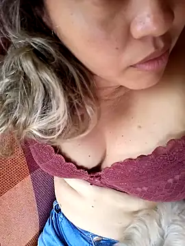 lovelyjhessy online show from February 2, 3:39 pm