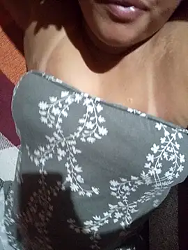 lovelyjhessy online show from February 24, 1:35 am