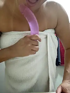 lovelyjhessy online show from March 19, 12:04 am