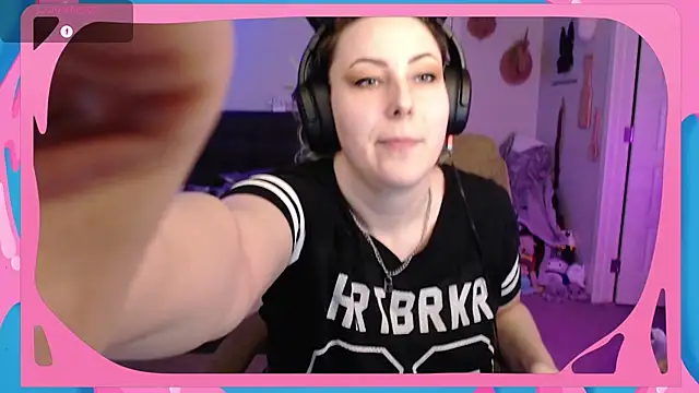 Snapshot of CirqueNoirBlu chatting on November 28, 3:28 am CirqueNoirBlu online show from November 28, 3:28 am