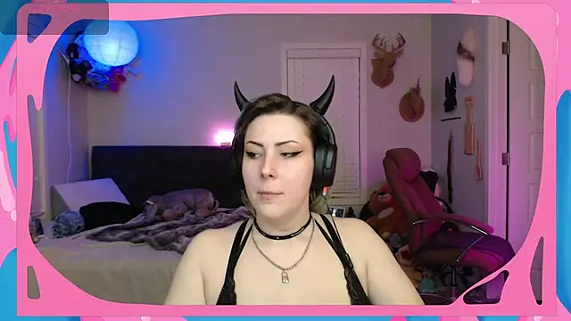 Snapshot of CirqueNoirBlu chatting on November 21, 3:49 am CirqueNoirBlu online show from November 21, 3:49 am