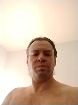 Snapshot of JamesIII1984 chatting on April 8, 3:19 am JamesIII1984 online show from April 8, 3:19 am