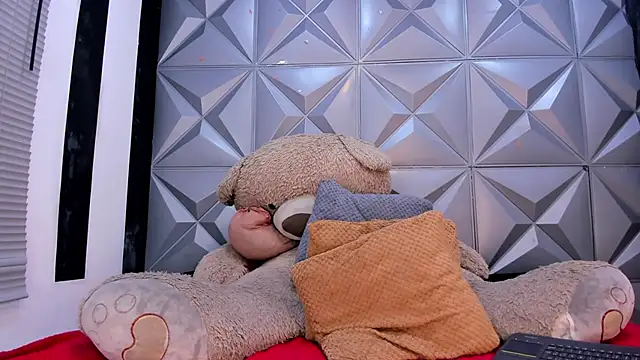 SofiAndNicol online show from April 14, 11:04 am