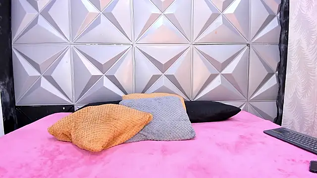 SofiAndNicol online show from March 5, 11:07 am