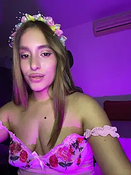 Agnescruzz online show from April 18, 7:07 pm