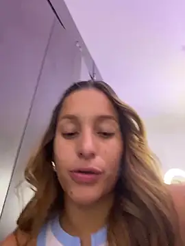 Snapshot of Agnescruzz chatting on January 18, 6:33 pm Agnescruzz online show from January 18, 6:33 pm