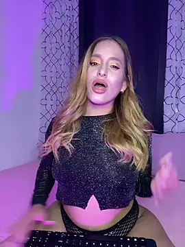 Agnescruzz online show from March 25, 2:12 am