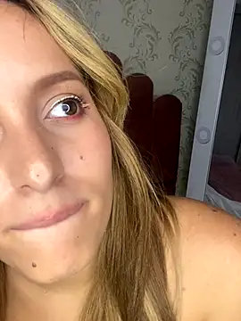 Snapshot of Agnescruzz chatting on October 15, 5:21 pm Agnescruzz online show from October 15, 5:21 pm