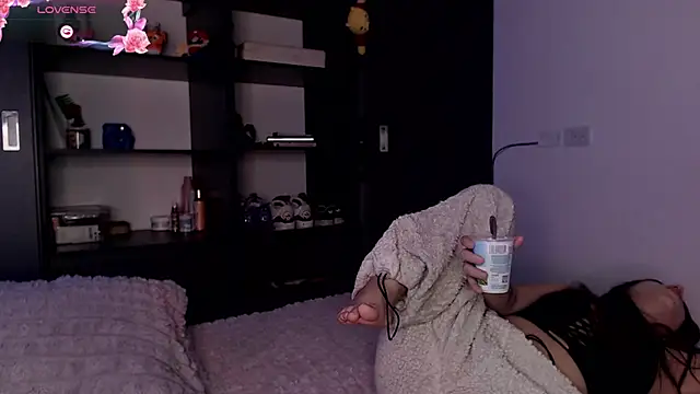 Snapshot of Your_rosalie chatting on September 26, 4:19 am Your rosalie online show from September 26, 4:19 am