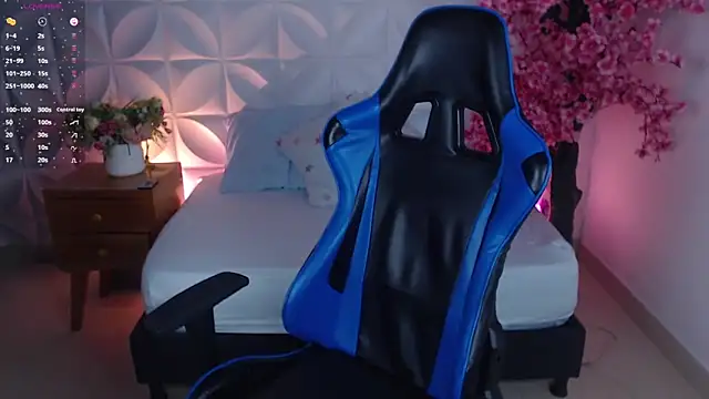 lizowenn  online show from November 14, 8:34 pm