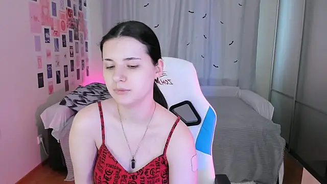 Vanessa Verona online show from March 10, 11:45 am