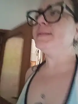 Snapshot of peachgirlmartyna chatting on July 18, 1:30 pm peachgirlmartyna online show from July 18, 1:30 pm