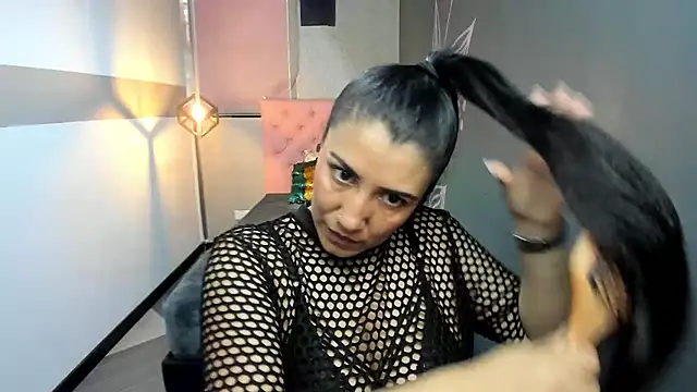 Snapshot of GiaFox_ chatting on March 19, 1:29 pm GiaFox online show from March 19, 1:29 pm