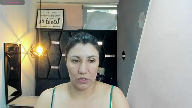 Snapshot of GiaFox_ chatting on October 7, 1:12 pm GiaFox online show from October 7, 1:12 pm