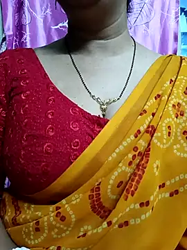 Snapshot of Rosy-B chatting on February 17, 12:11 am Rosy-B online show from February 17, 12:11 am