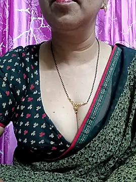 Snapshot of Rosy-B chatting on March 1, 5:27 pm Rosy-B online show from March 1, 5:27 pm