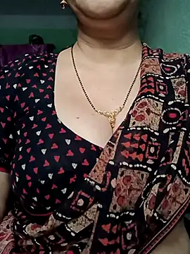 Snapshot of Rosy-B chatting on December 5, 12:43 am Rosy-B online show from December 5, 12:43 am