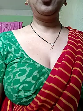 Snapshot of Rosy-B chatting on October 30, 12:53 am Rosy-B online show from October 30, 12:53 am