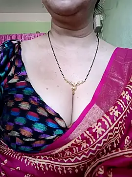 Snapshot of Rosy-B chatting on March 4, 9:40 am Rosy-B online show from March 4, 9:40 am