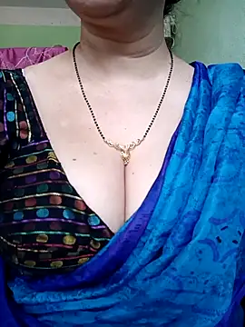 Snapshot of Rosy-B chatting on March 17, 10:06 am Rosy-B online show from March 17, 10:06 am