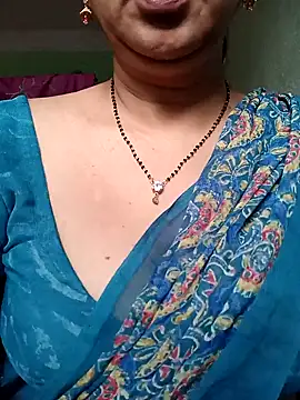 Snapshot of Rosy-B chatting on November 2, 12:26 am Rosy-B online show from November 2, 12:26 am