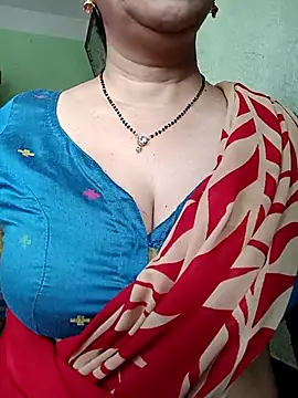 Snapshot of Rosy-B chatting on October 31, 12:40 am Rosy-B online show from October 31, 12:40 am