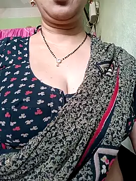 Snapshot of Rosy-B chatting on November 8, 9:35 am Rosy-B online show from November 8, 9:35 am