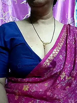Snapshot of Rosy-B chatting on March 1, 12:39 am Rosy-B online show from March 1, 12:39 am