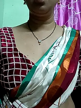 Snapshot of Rosy-B chatting on November 5, 12:25 am Rosy-B online show from November 5, 12:25 am