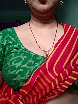 Snapshot of Rosy-B chatting on November 27, 12:44 am Rosy-B online show from November 27, 12:44 am