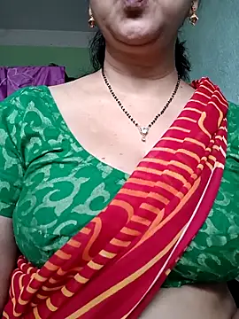 Snapshot of Rosy-B chatting on October 29, 9:41 am Rosy-B online show from October 29, 9:41 am