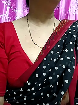 Snapshot of Rosy-B chatting on March 11, 9:48 pm Rosy-B online show from March 11, 9:48 pm