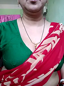Snapshot of Rosy-B chatting on March 21, 9:45 am Rosy-B online show from March 21, 9:45 am