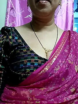 Snapshot of Rosy-B chatting on February 26, 12:20 am Rosy-B online show from February 26, 12:20 am