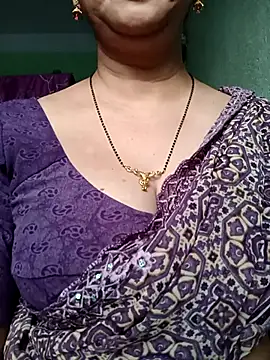 Snapshot of Rosy-B chatting on November 14, 12:36 am Rosy-B online show from November 14, 12:36 am