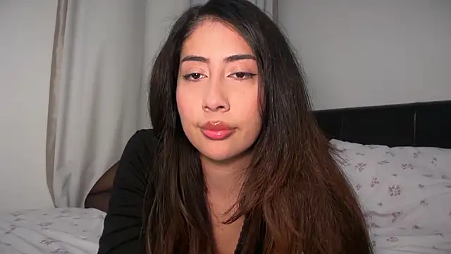 LorenaAnderson online show from February 20, 8:00 pm