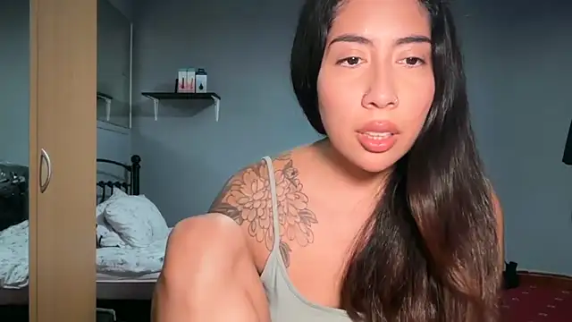LorenaAnderson online show from April 4, 6:14 pm