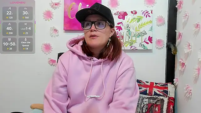 amberr34 online show from September 18, 2:36 am