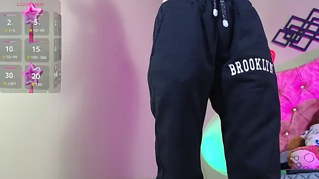 blue violette  online show from November 27, 5:24 pm