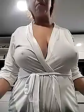 Snapshot of AriaRusso chatting on February 13, 9:49 pm AriaRusso online show from February 13, 9:49 pm