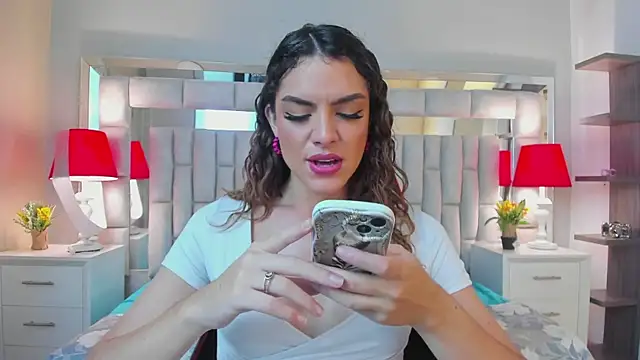mariiahneedles online show from October 13, 9:38 pm