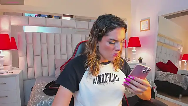 mariiahneedles online show from February 5, 2:08 am
