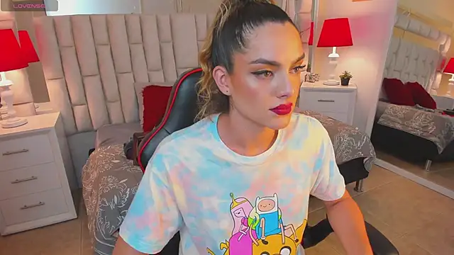 mariiahneedles online show from February 6, 1:38 am