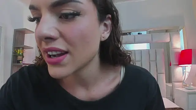 Snapshot of mariiahneedles chatting on November 4, 9:07 pm mariiahneedles online show from November 4, 9:07 pm